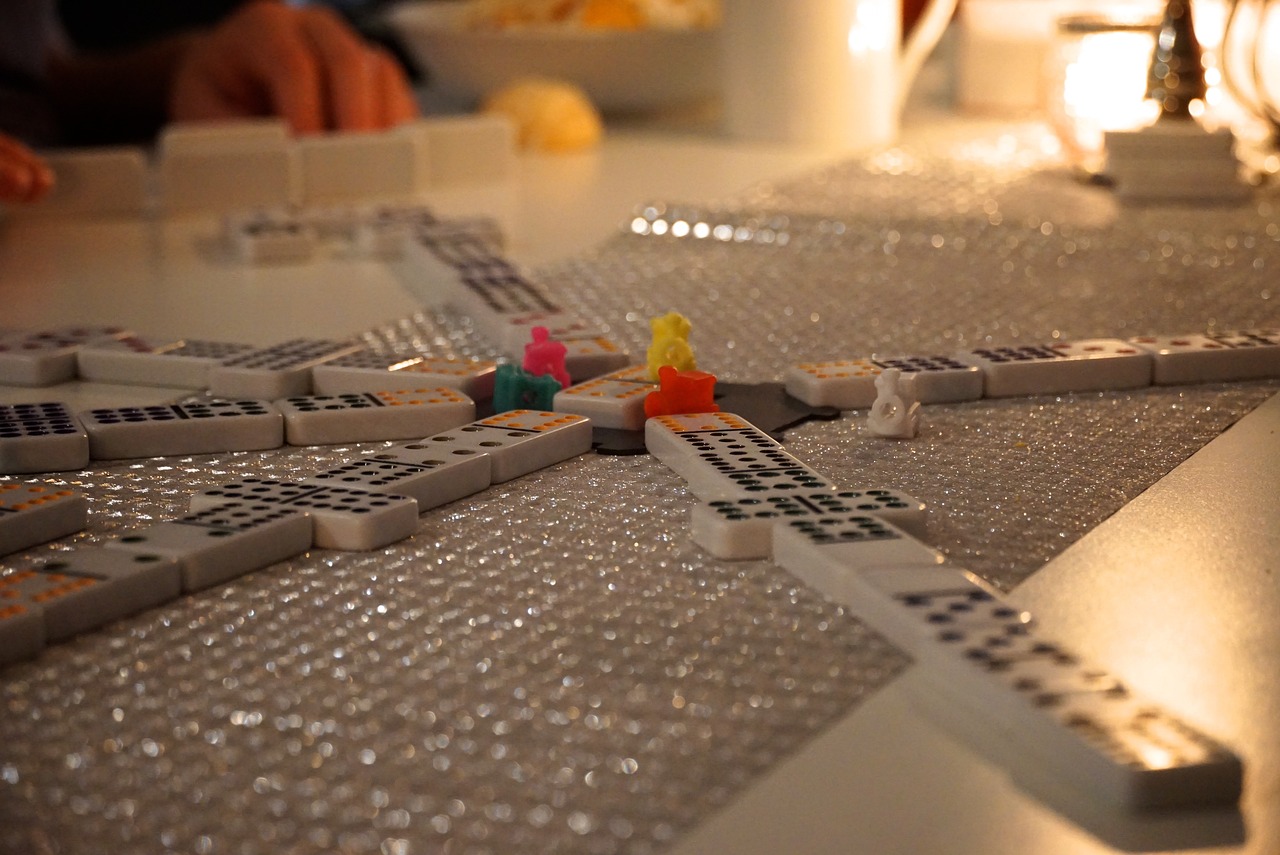 Einen entspannten Spieleabend unter Freunden planen und aufstellen – nur wie?