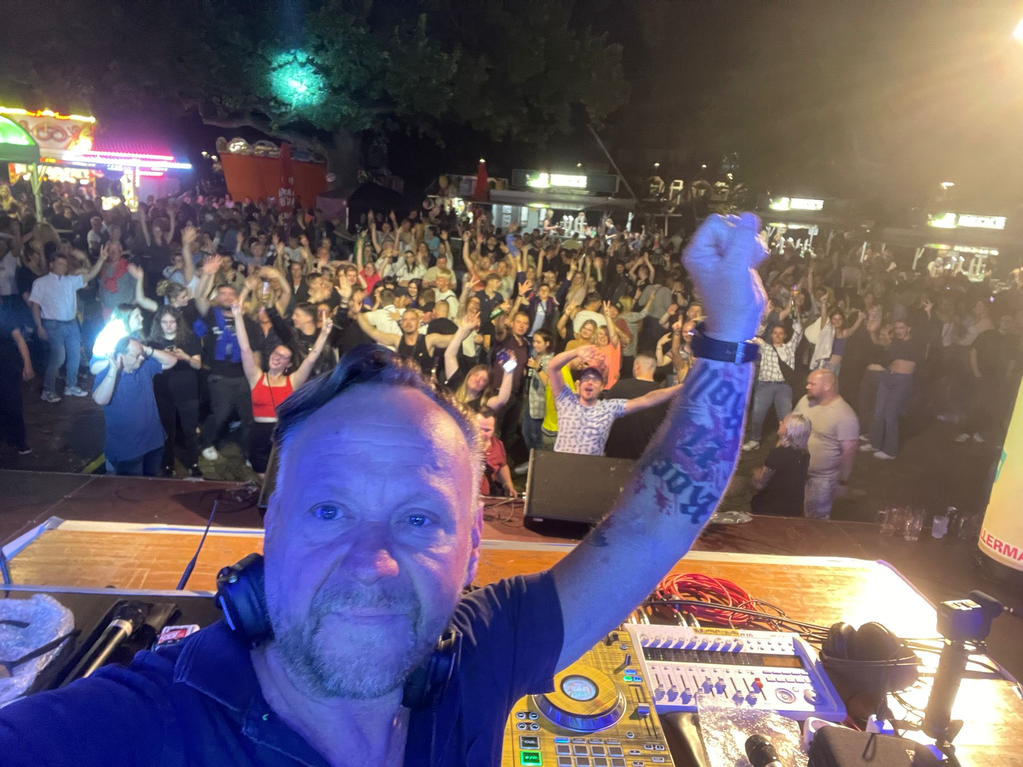Das Schützenfest beben lassen: Erfolgreiche Vereinsfeier mit Ballermann Radio