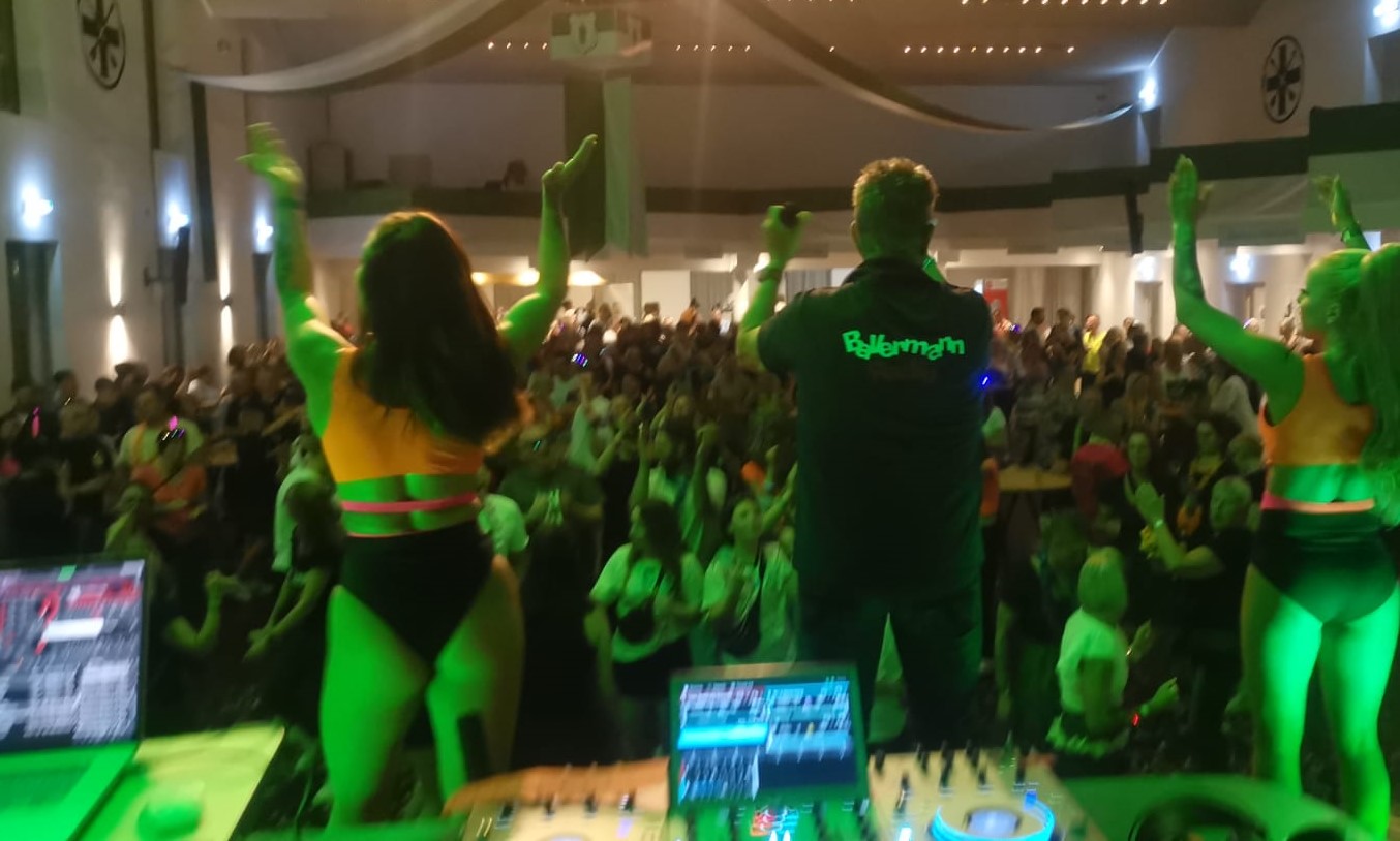 Mit dem Schützenverein eine Ballermann Party feiern