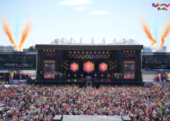 15.000 Besucher in Mönchengladbach: Olé Party krönt Partysause mit Feuerwerk