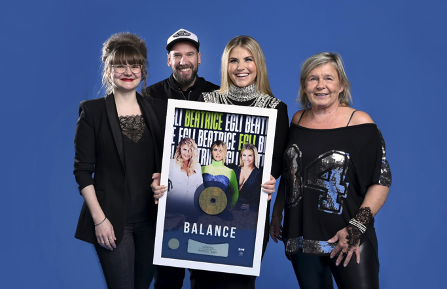Beatrice Egli ausgezeichnet! Balance-Album-Trilogie erreicht Goldstatus