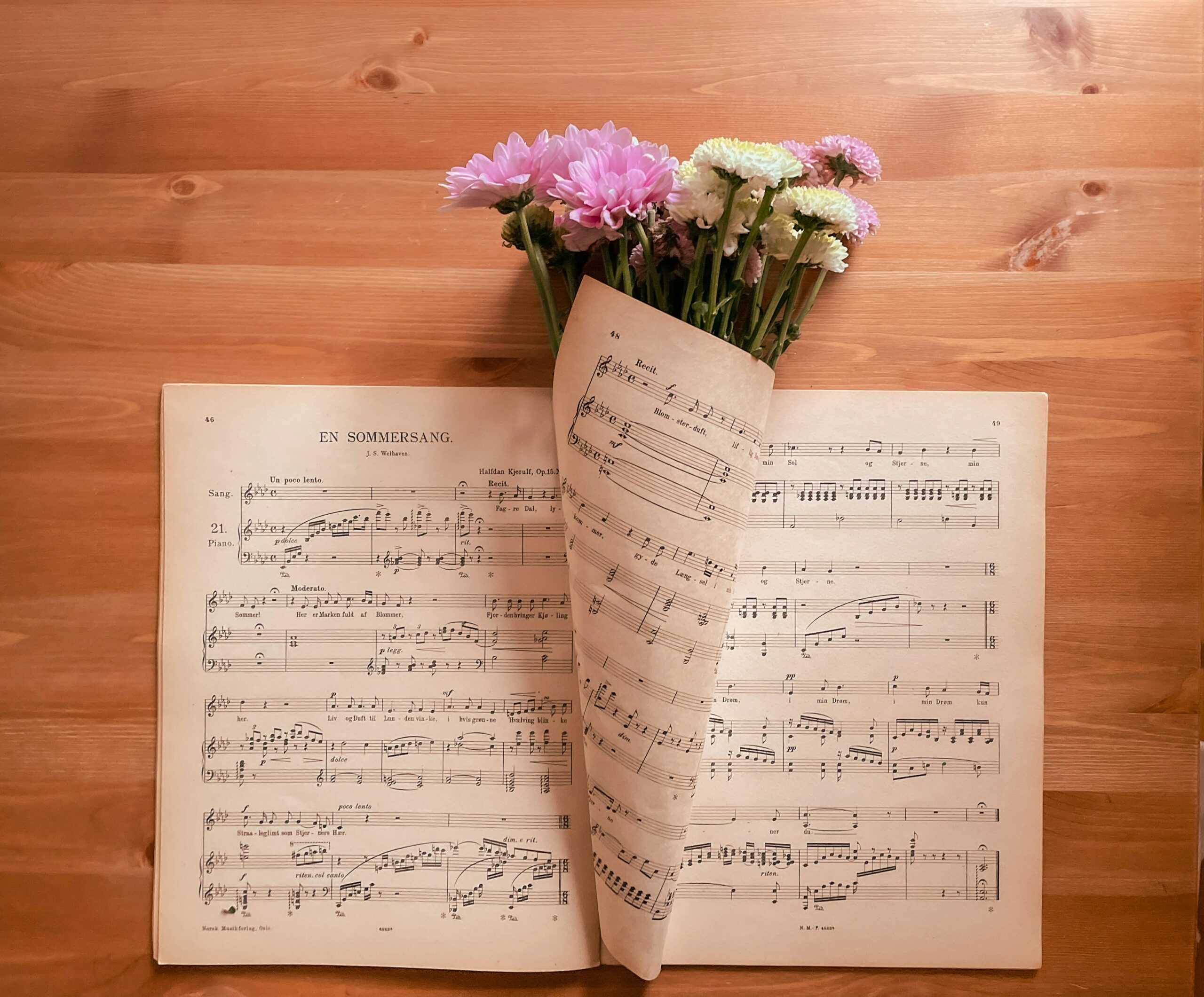 10 Songtexte für Ihre Grußkarte: Emotionen, die mit Blumen sprechen